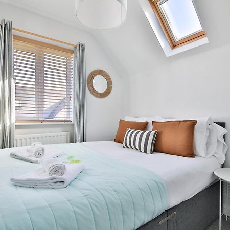 Stayright 2 Bed Beach House With Private Parking- Next To Barry Beach And Jackson Bay Buitenkant foto