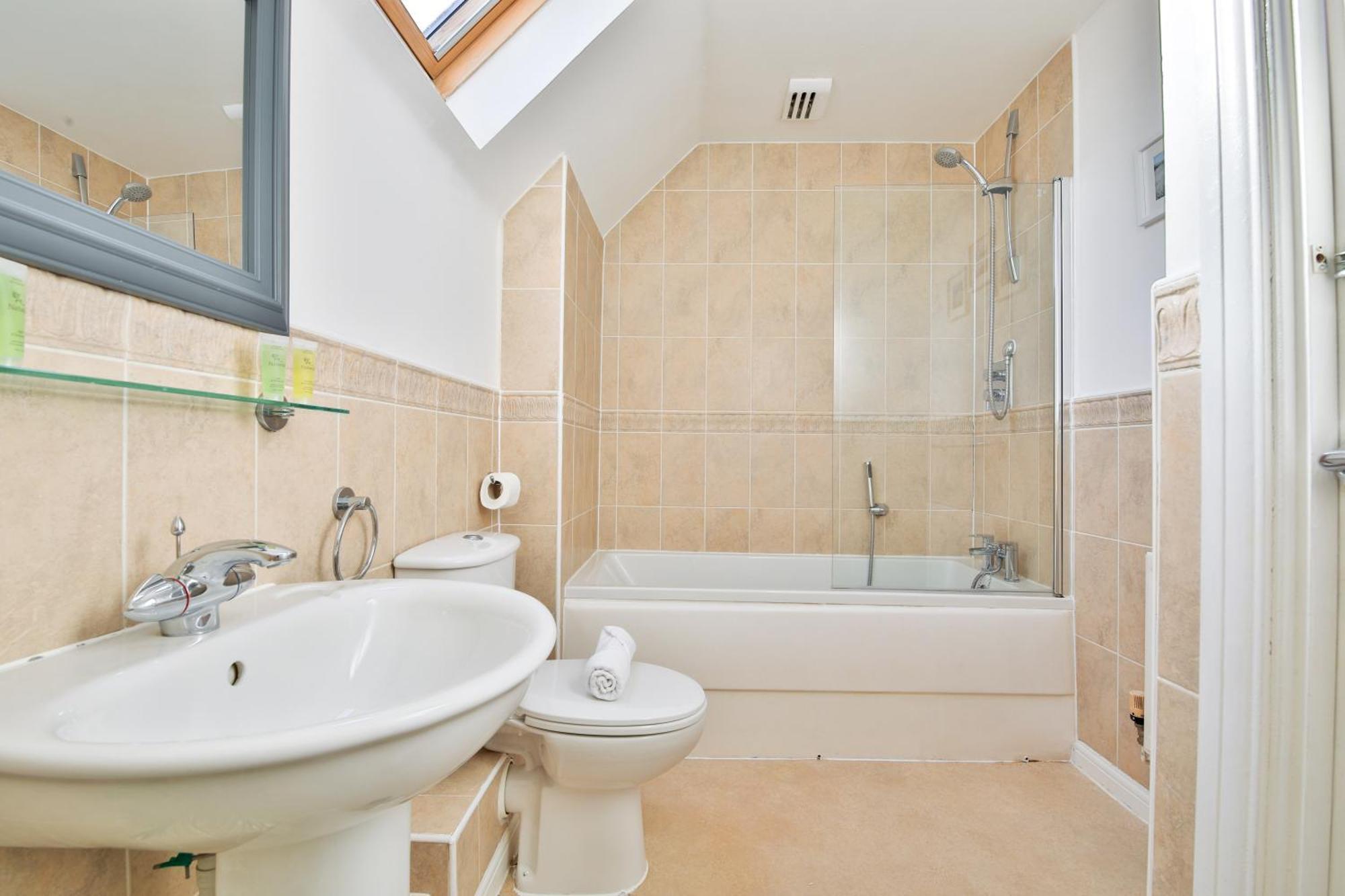 Stayright 2 Bed Beach House With Private Parking- Next To Barry Beach And Jackson Bay Buitenkant foto