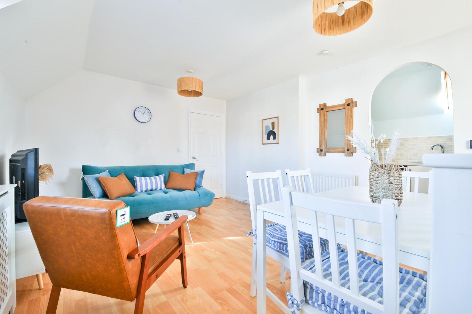 Stayright 2 Bed Beach House With Private Parking- Next To Barry Beach And Jackson Bay Buitenkant foto