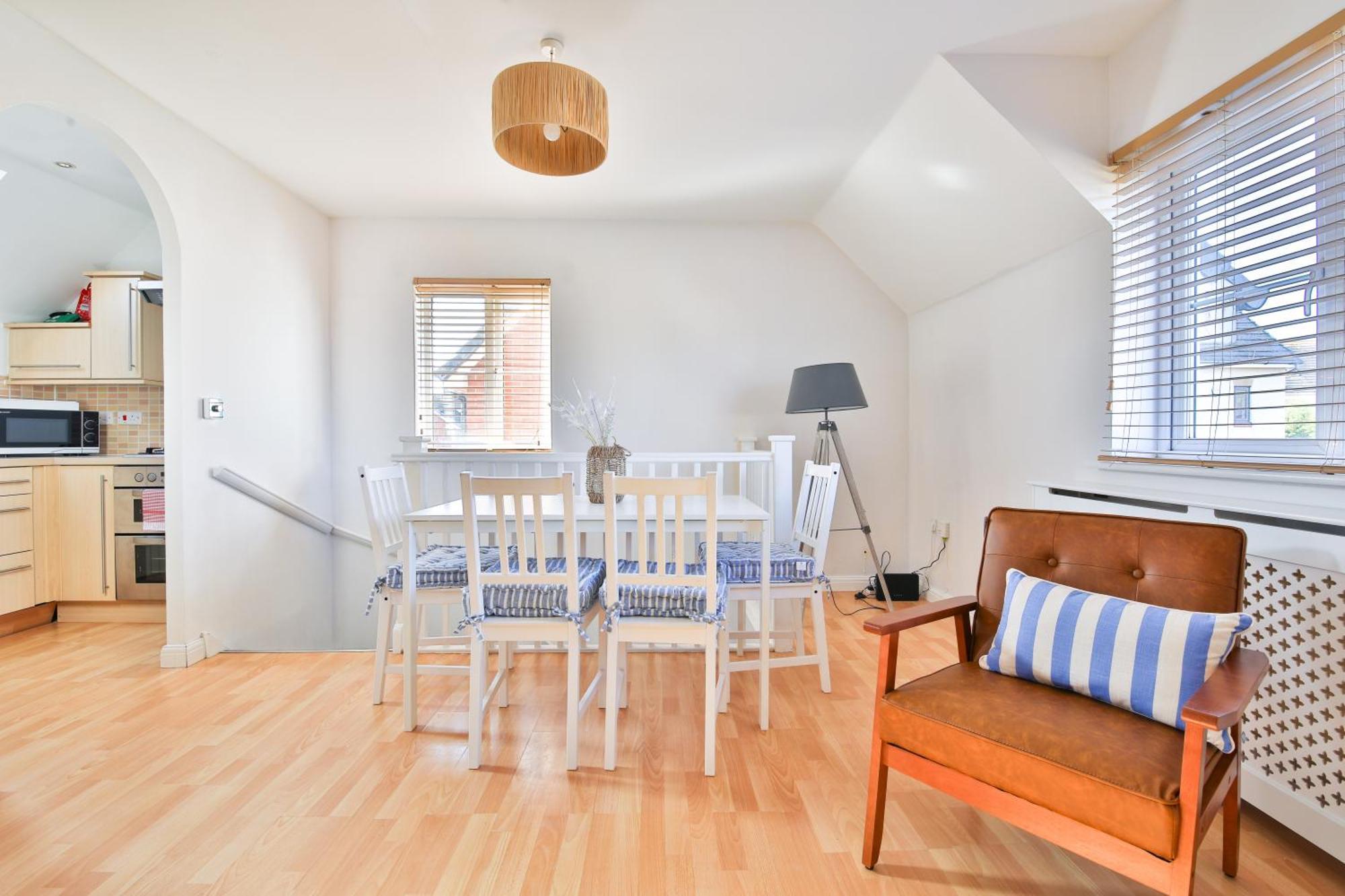 Stayright 2 Bed Beach House With Private Parking- Next To Barry Beach And Jackson Bay Buitenkant foto
